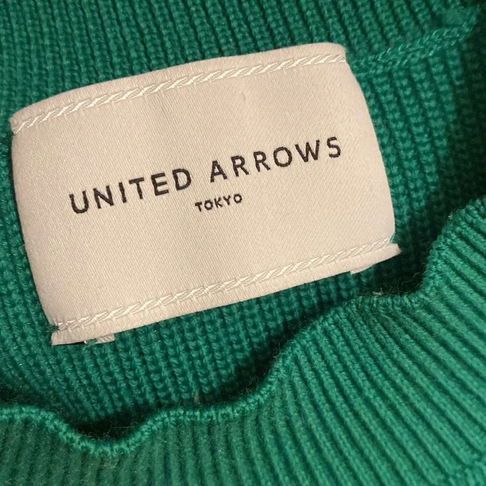 UNITED ARROWS TOKYO Green Women's Sweater. Size XS